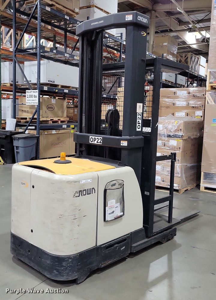 image for item DX7018 2015 Crown SP4020-30 order picker