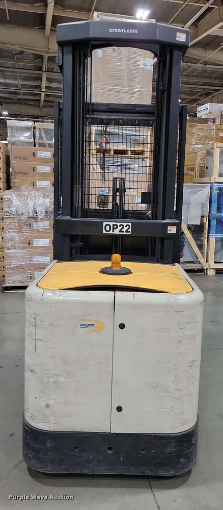 image for item DX7018 2015 Crown SP4020-30 order picker