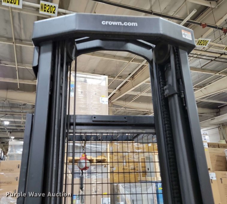 image for item DX7018 2015 Crown SP4020-30 order picker