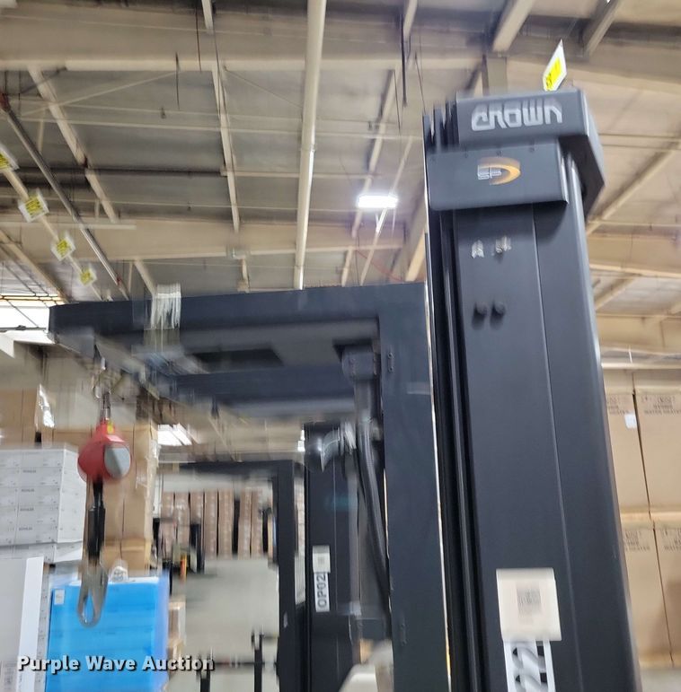 image for item DX7018 2015 Crown SP4020-30 order picker