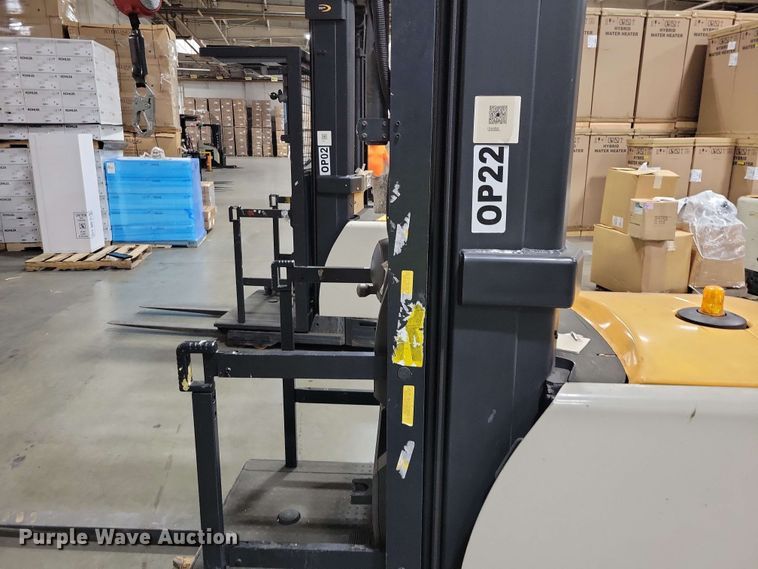 image for item DX7018 2015 Crown SP4020-30 order picker