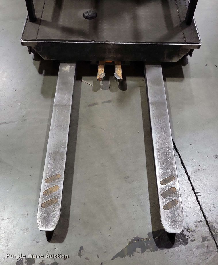 image for item DX7018 2015 Crown SP4020-30 order picker