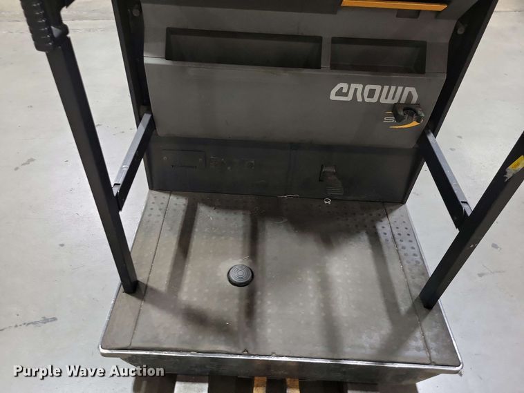 image for item DX7018 2015 Crown SP4020-30 order picker