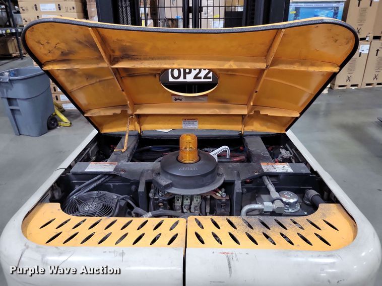 image for item DX7018 2015 Crown SP4020-30 order picker