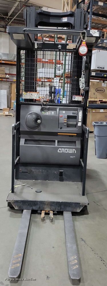 image for item DX7019 2015 Crown SP 4000 order picker