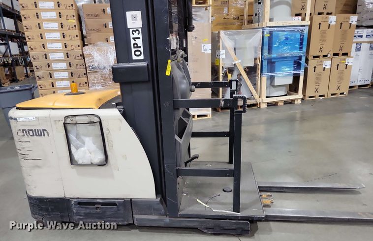 image for item DX7019 2015 Crown SP 4000 order picker