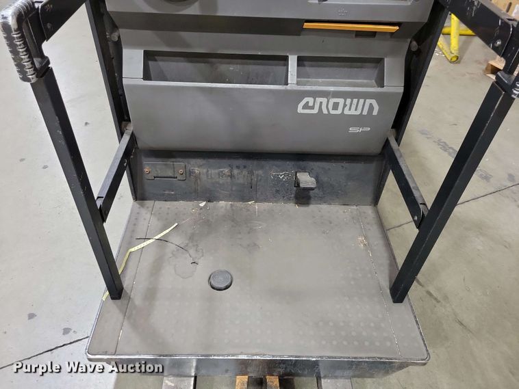 image for item DX7019 2015 Crown SP 4000 order picker