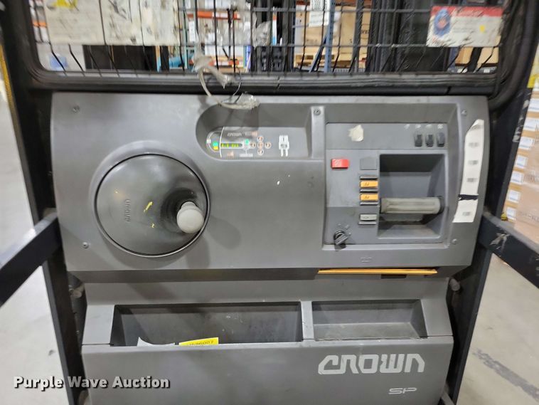 image for item DX7019 2015 Crown SP 4000 order picker