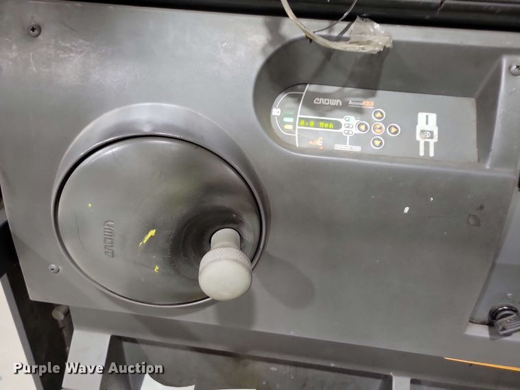 image for item DX7019 2015 Crown SP 4000 order picker