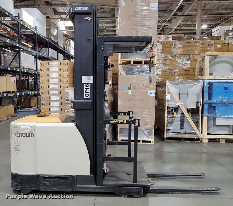 image for item DX7020 2015 Crown SP 4000 order picker