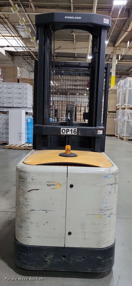 image for item DX7020 2015 Crown SP 4000 order picker