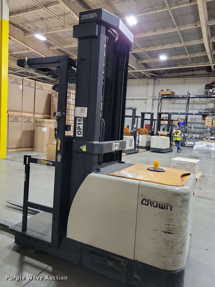 image for item DX7020 2015 Crown SP 4000 order picker