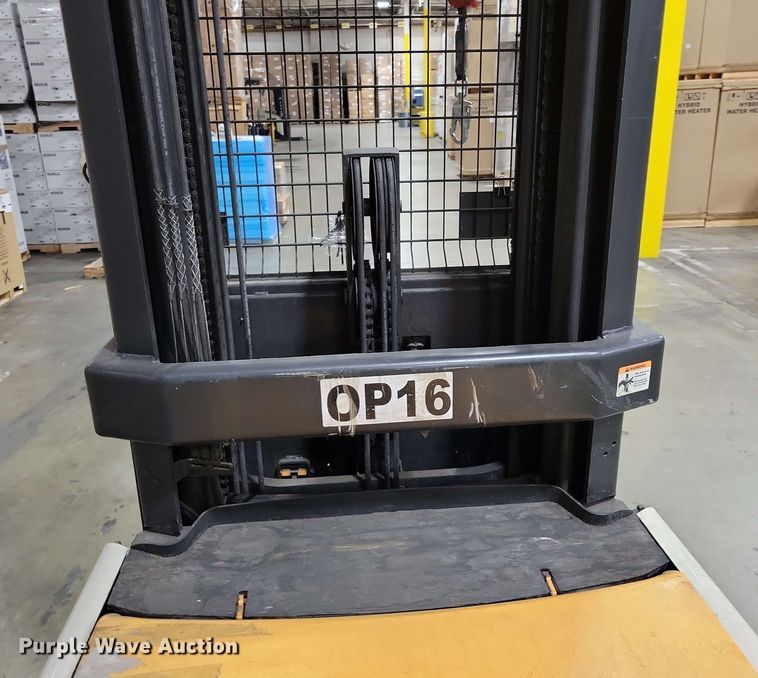 image for item DX7020 2015 Crown SP 4000 order picker