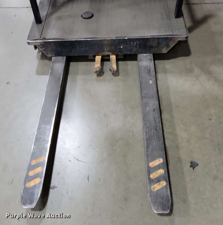 image for item DX7020 2015 Crown SP 4000 order picker