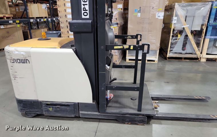 image for item DX7020 2015 Crown SP 4000 order picker