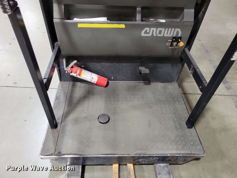 image for item DX7020 2015 Crown SP 4000 order picker