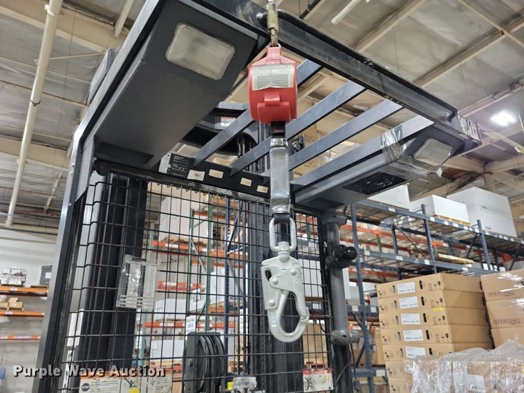 image for item DX7020 2015 Crown SP 4000 order picker