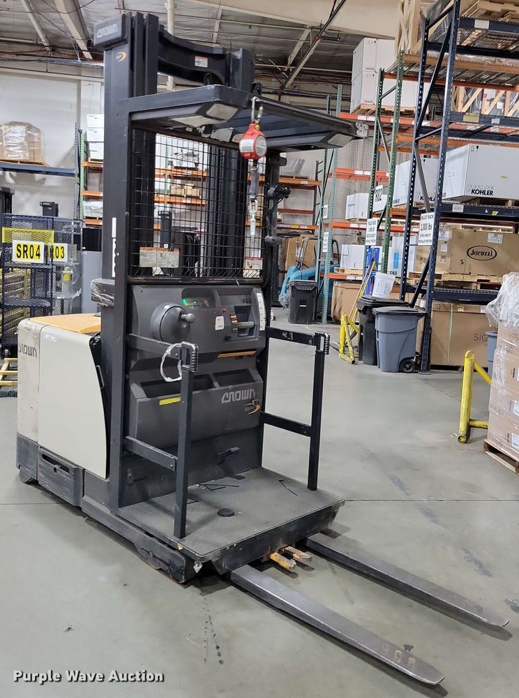 image for item DX7021 2015 Crown SP 4000 order picker