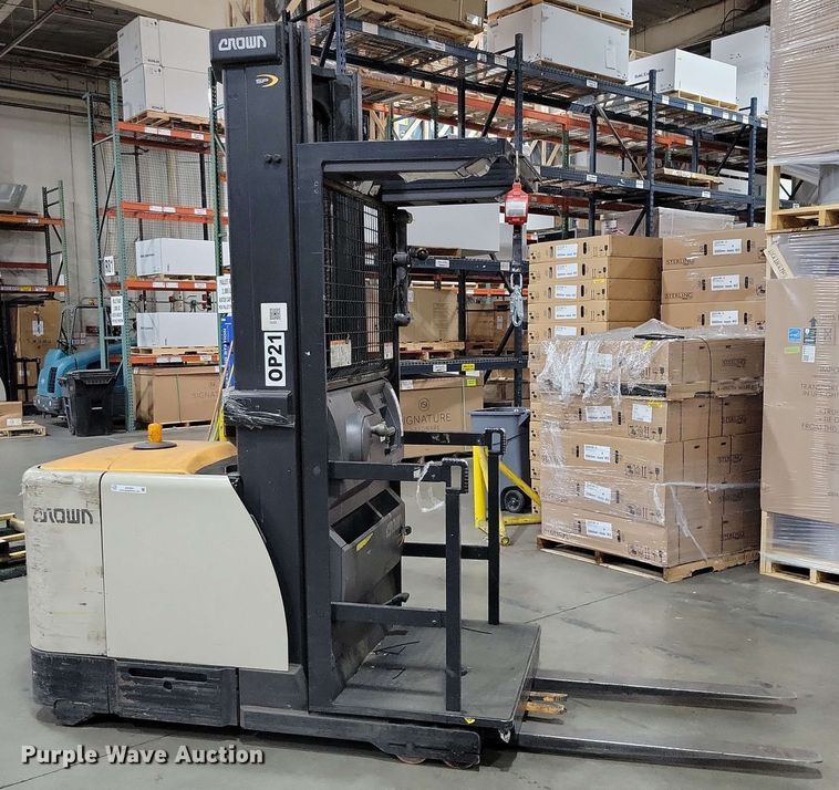 image for item DX7021 2015 Crown SP 4000 order picker