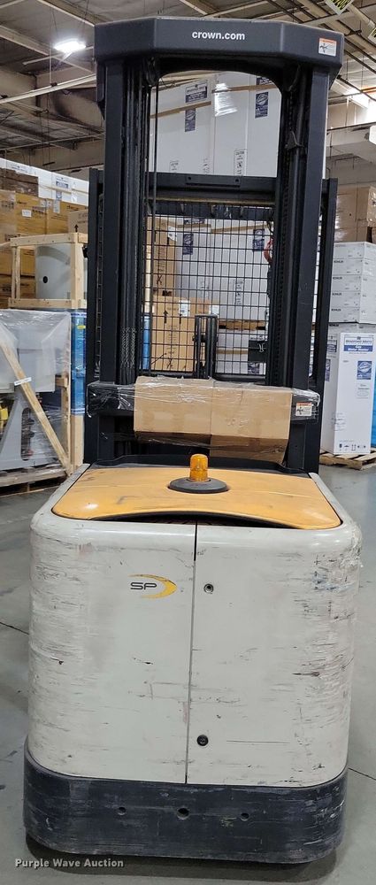 image for item DX7021 2015 Crown SP 4000 order picker