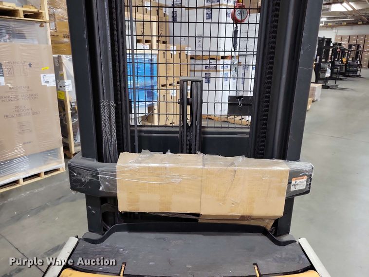 image for item DX7021 2015 Crown SP 4000 order picker