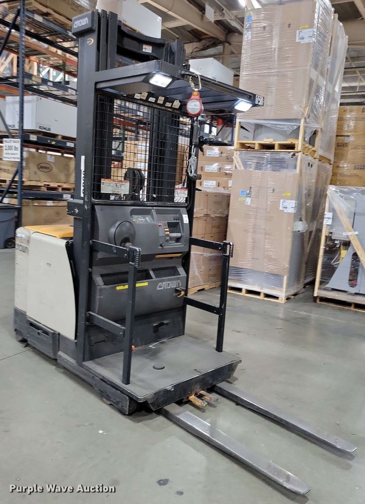 image for item DX7022 2015 Crown SP 4000 order picker