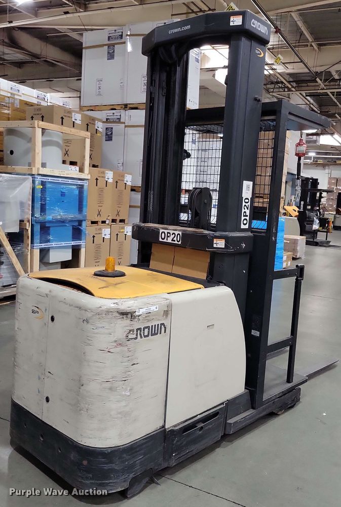 image for item DX7022 2015 Crown SP 4000 order picker