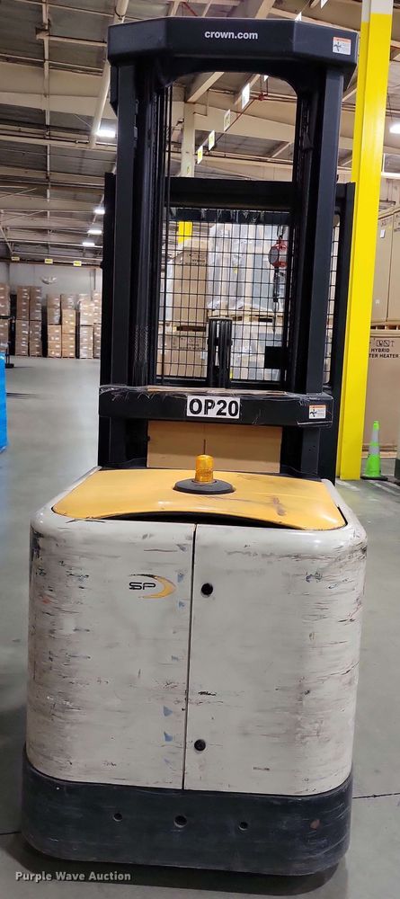 image for item DX7022 2015 Crown SP 4000 order picker