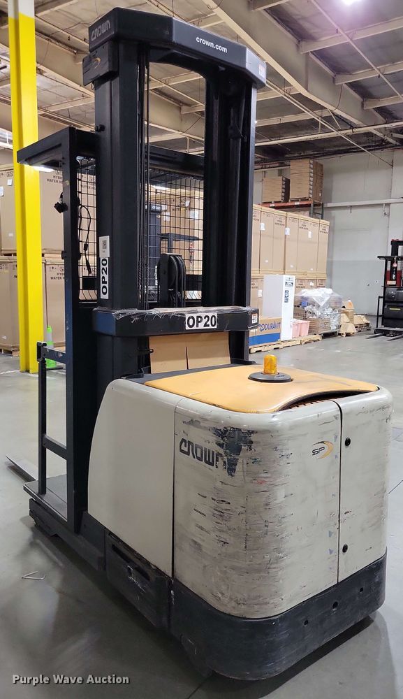 image for item DX7022 2015 Crown SP 4000 order picker