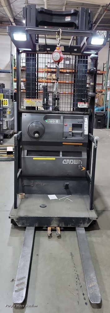 image for item DX7023 2015 Crown SP 4000 order picker