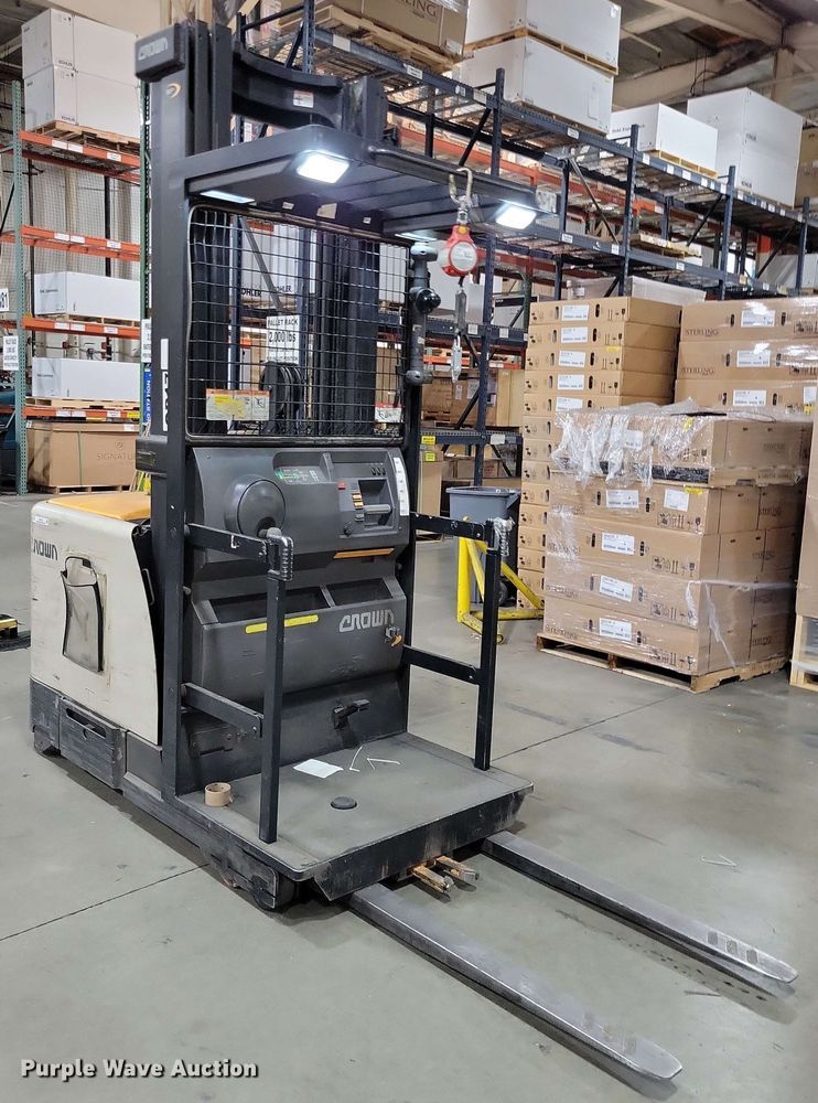 image for item DX7023 2015 Crown SP 4000 order picker