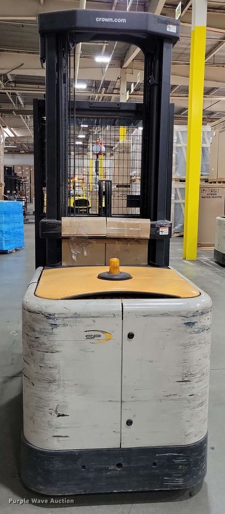 image for item DX7023 2015 Crown SP 4000 order picker