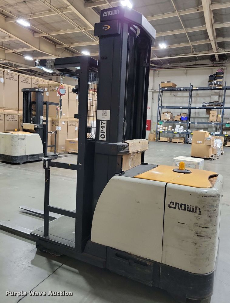 image for item DX7023 2015 Crown SP 4000 order picker