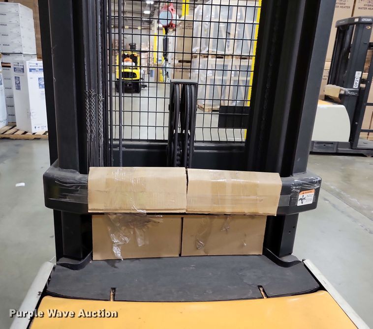 image for item DX7023 2015 Crown SP 4000 order picker