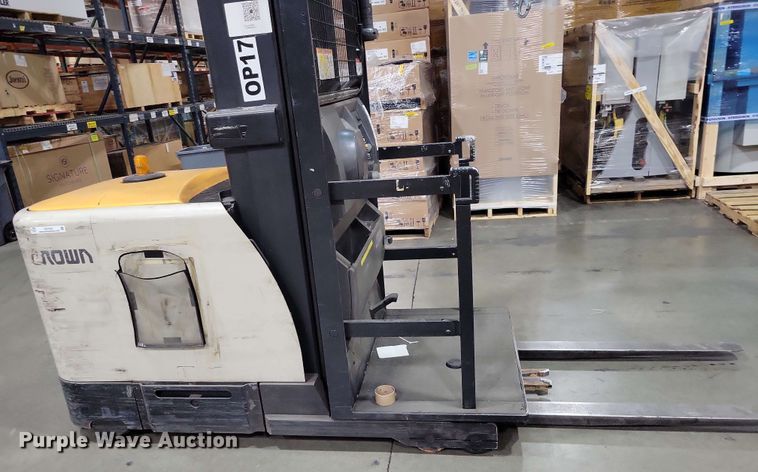 image for item DX7023 2015 Crown SP 4000 order picker