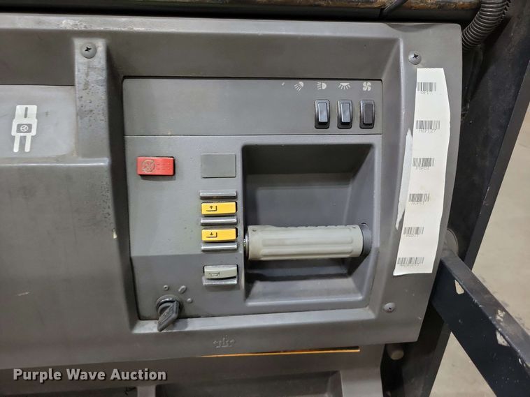 image for item DX7023 2015 Crown SP 4000 order picker