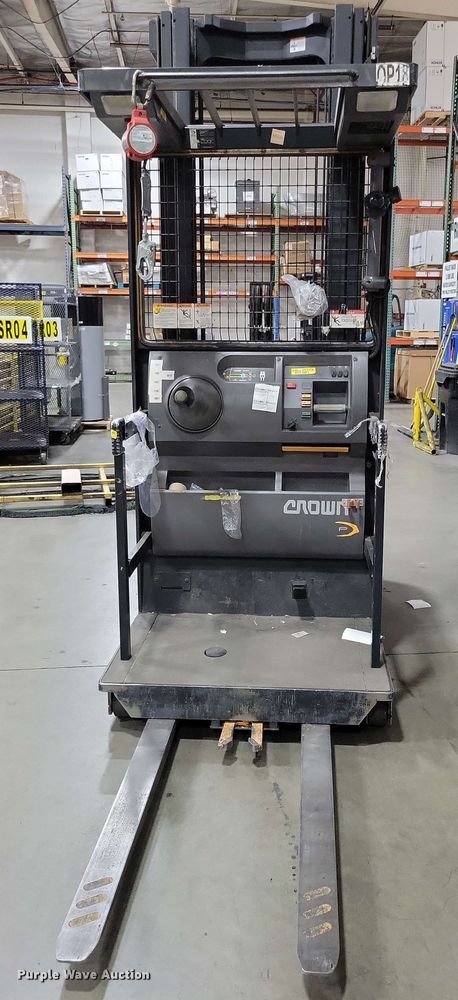 image for item DX7024 2015 Crown SP 4000 order picker