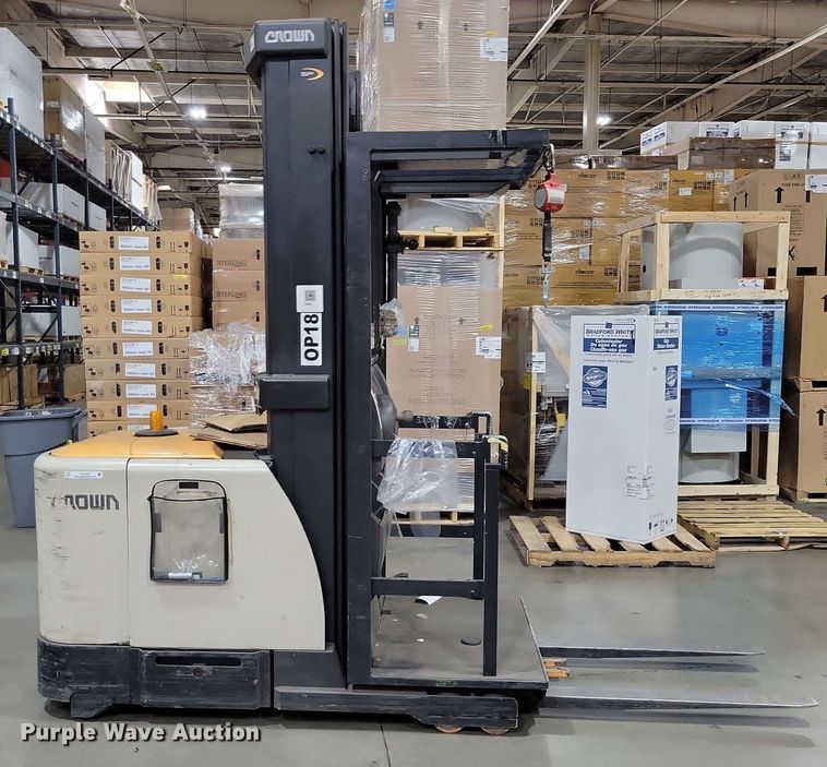 image for item DX7024 2015 Crown SP 4000 order picker