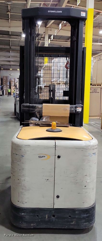 image for item DX7024 2015 Crown SP 4000 order picker