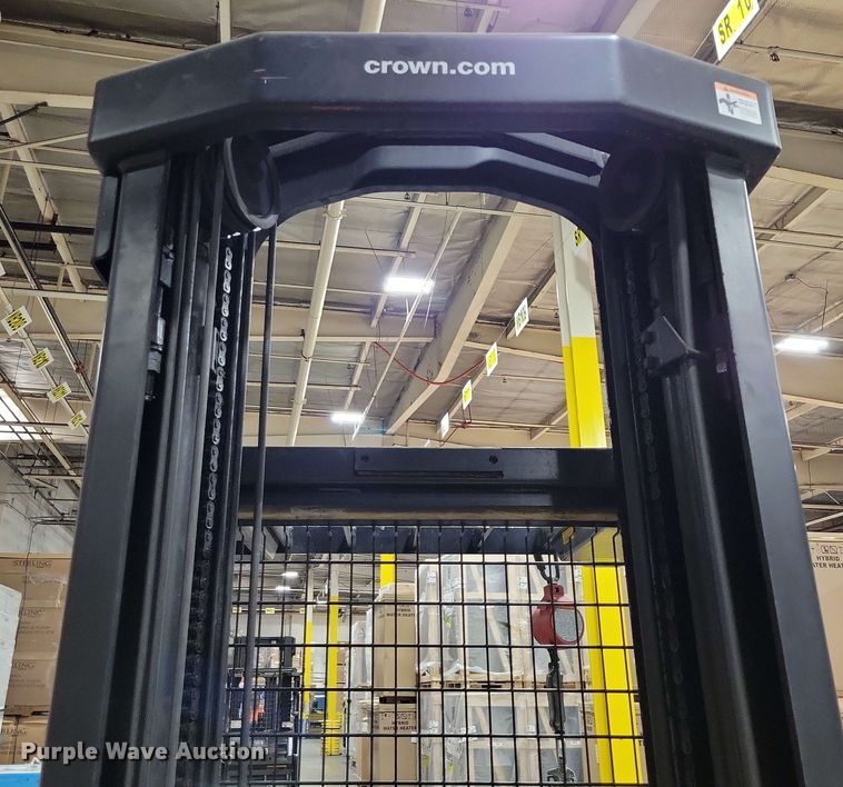 image for item DX7024 2015 Crown SP 4000 order picker