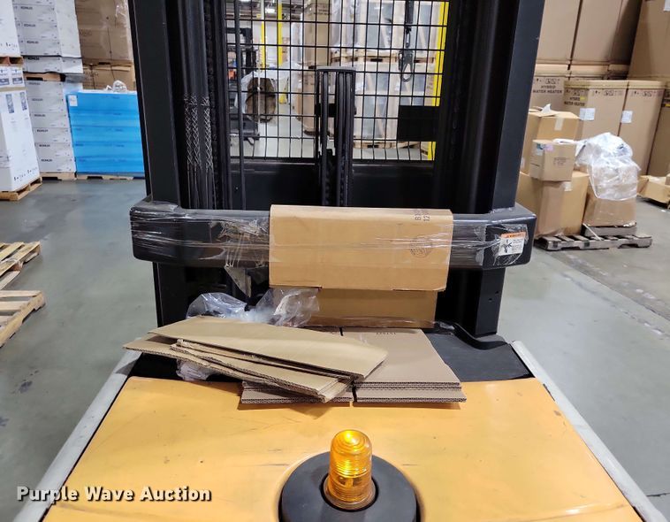 image for item DX7024 2015 Crown SP 4000 order picker