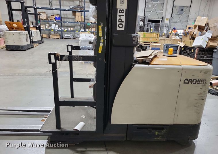 image for item DX7024 2015 Crown SP 4000 order picker