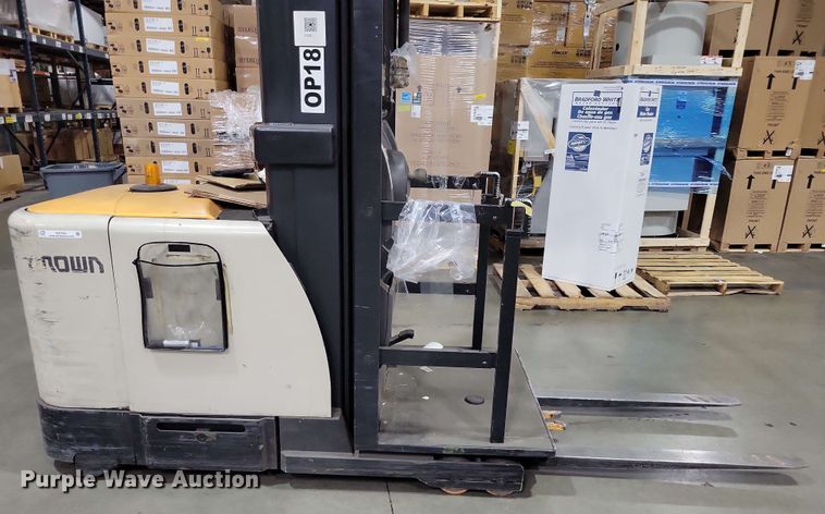 image for item DX7024 2015 Crown SP 4000 order picker