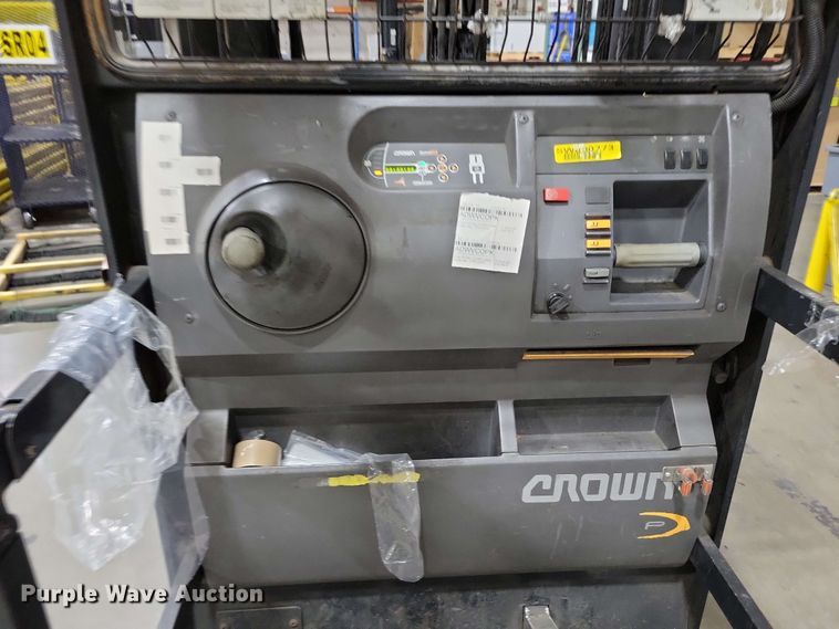 image for item DX7024 2015 Crown SP 4000 order picker