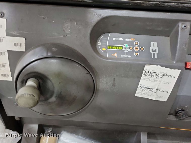 image for item DX7024 2015 Crown SP 4000 order picker