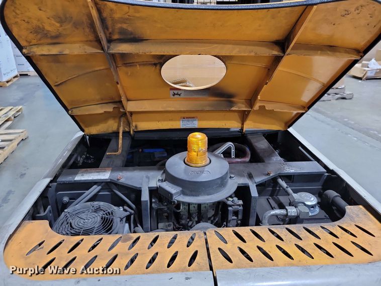 image for item DX7024 2015 Crown SP 4000 order picker