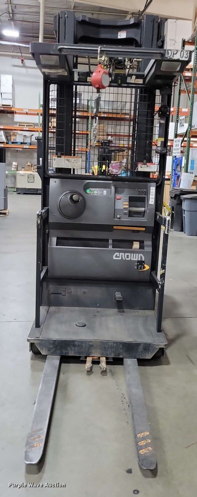 image for item DX7025 2015 Crown SP 4000 order picker