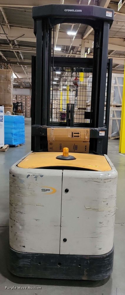 image for item DX7025 2015 Crown SP 4000 order picker