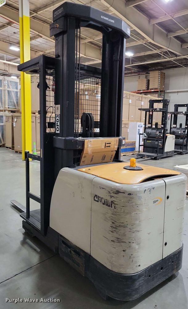 image for item DX7025 2015 Crown SP 4000 order picker