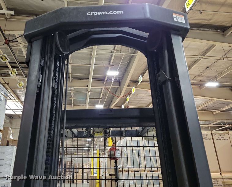 image for item DX7025 2015 Crown SP 4000 order picker